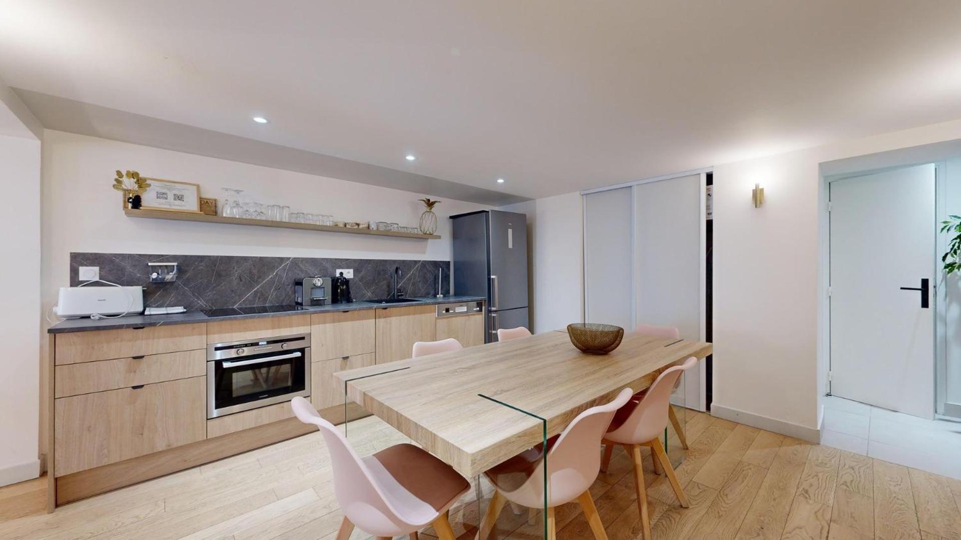230 Mayfair - Superb In Appartement